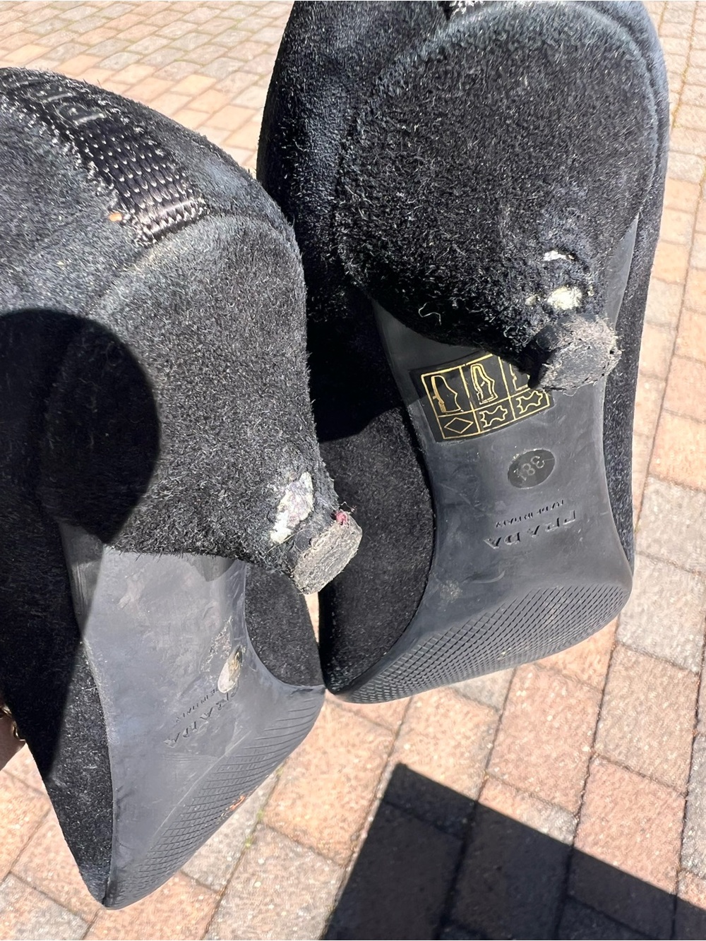 Prada Black Suede Round-Toe kitten Heels 38 1/2 8.5 - Picture 6 of 8